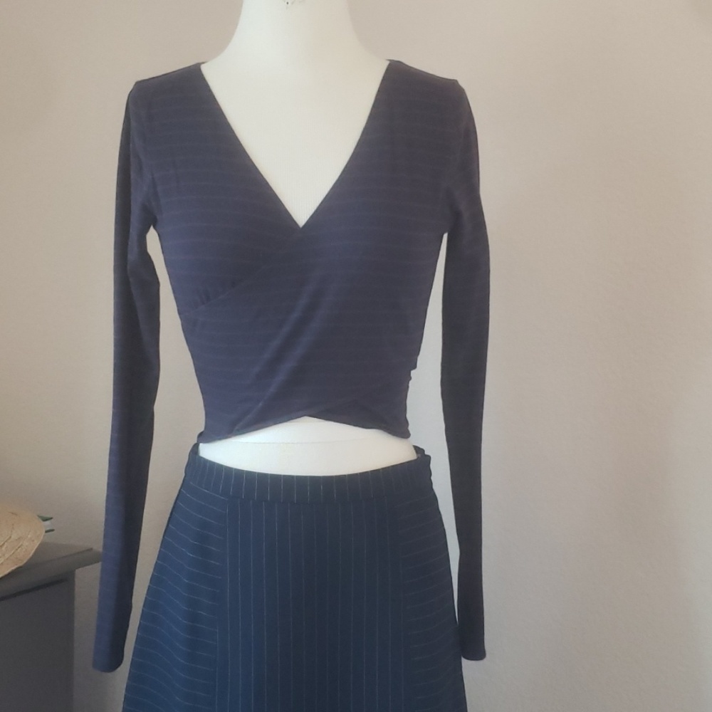 A&F classic wrap crop top